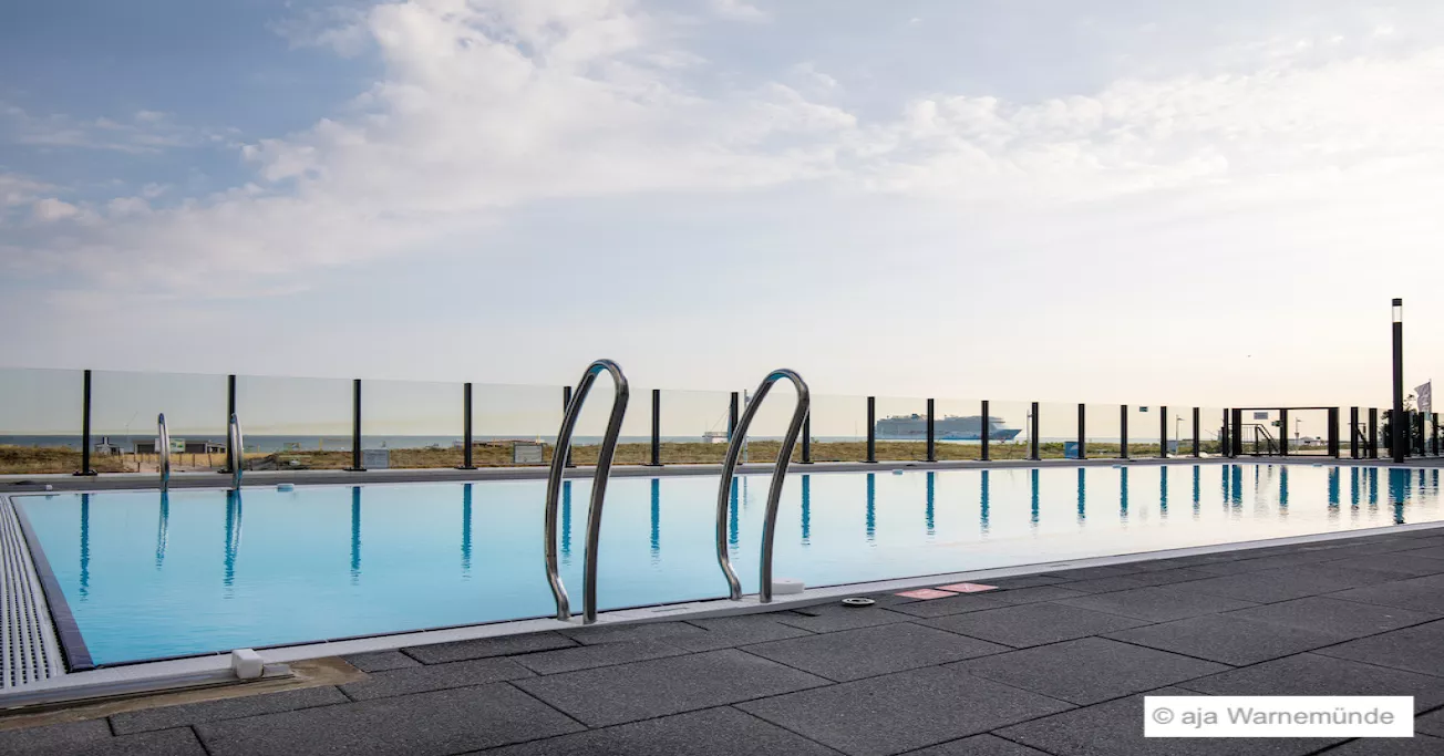 Seebad Warnemünde: Badespaß das ganze Jahr